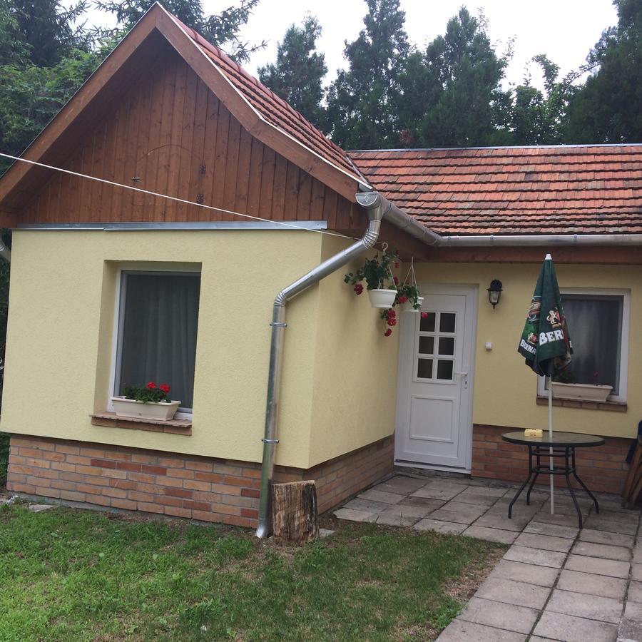 Liliom Vendeghaz Appartement Visegrád Buitenkant foto
