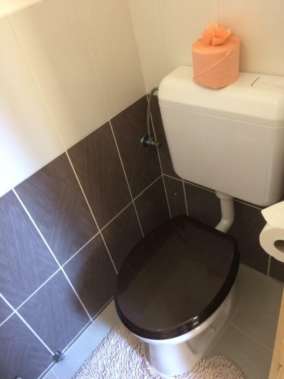 Liliom Vendeghaz Appartement Visegrád Buitenkant foto